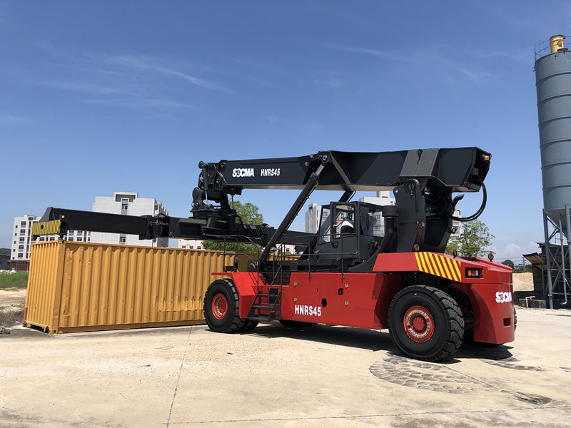 45 Tonluk İstifleyiciye Ulaşın 45 Ton Reach Stacker