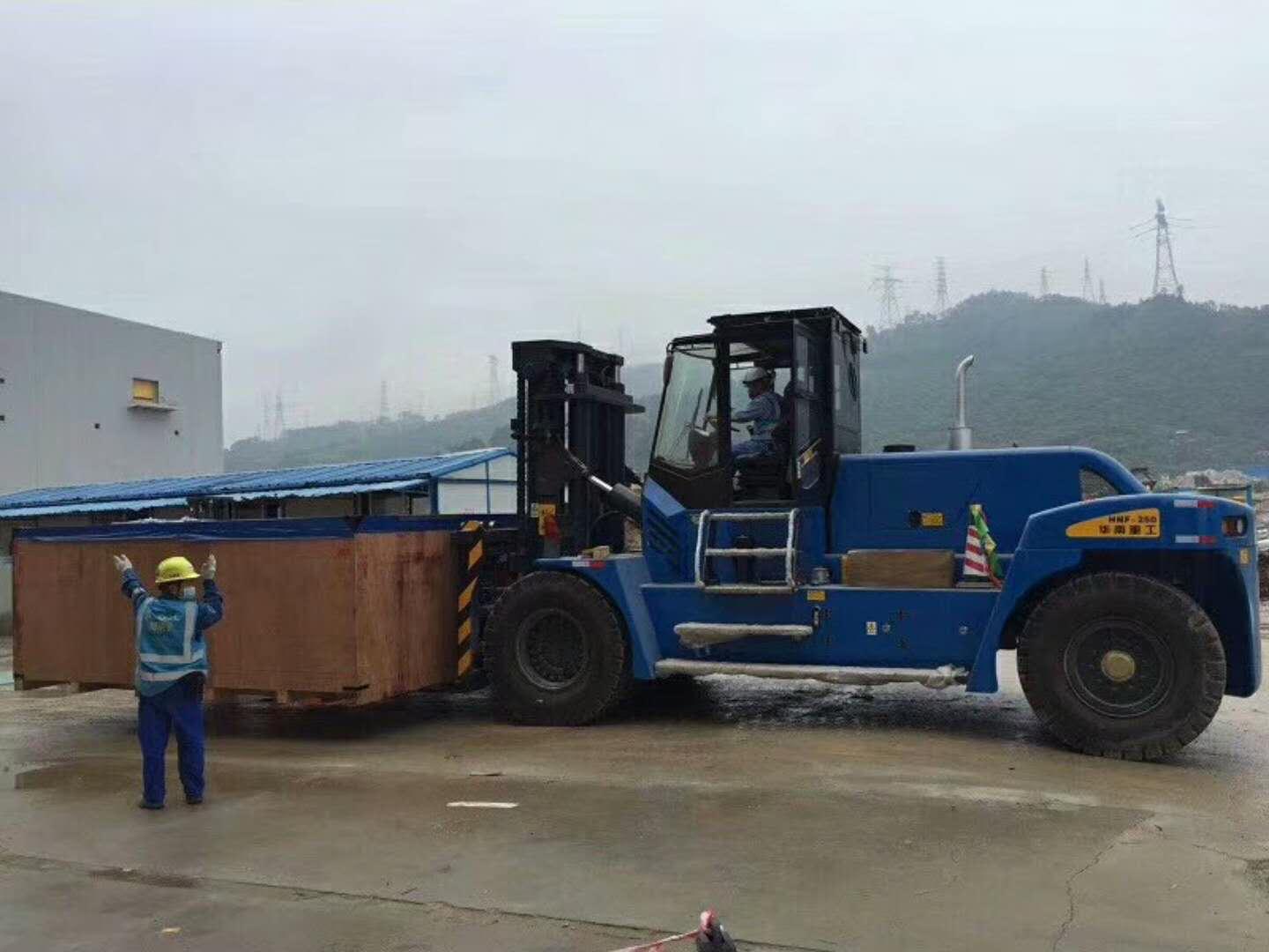 20t forklift in working