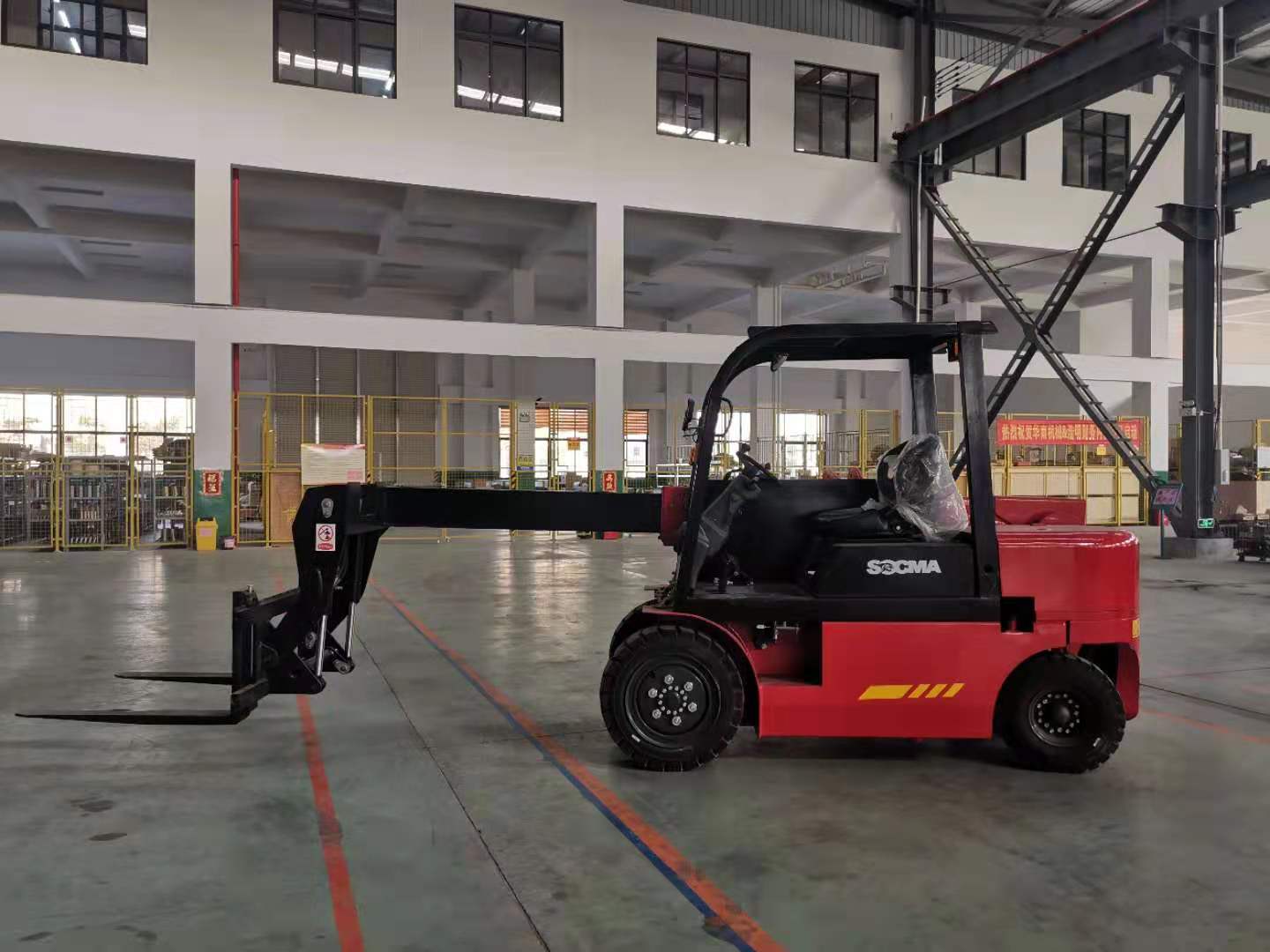 SOCMA mini telehandler (3)
