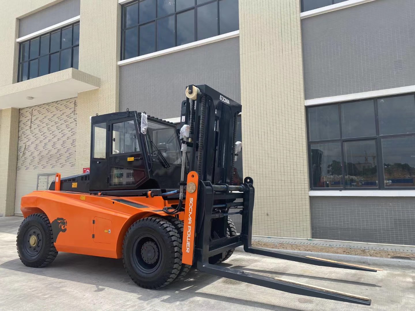 135 ton forklift 1 135 ton forklift 1