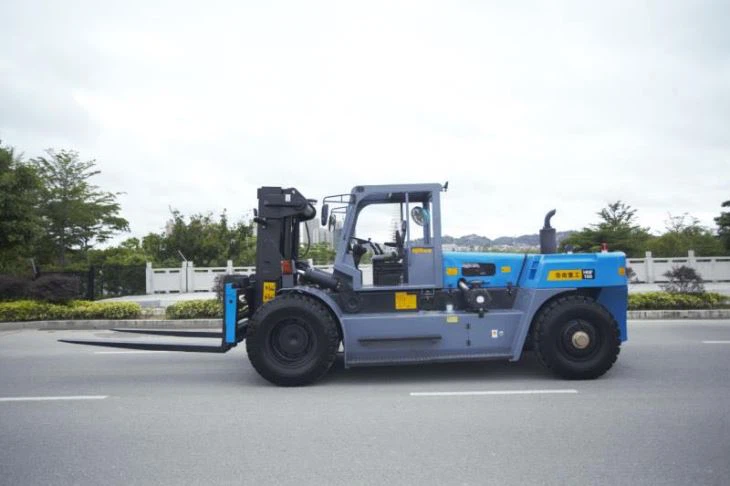 Gemi Kullanımı İçin Kompakt, Düşük Yükseklikli 16t Forklift