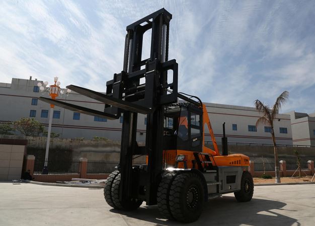 SOCMA Yeni Tip 28 Ton Ağır Hizmet Tipi Forklift