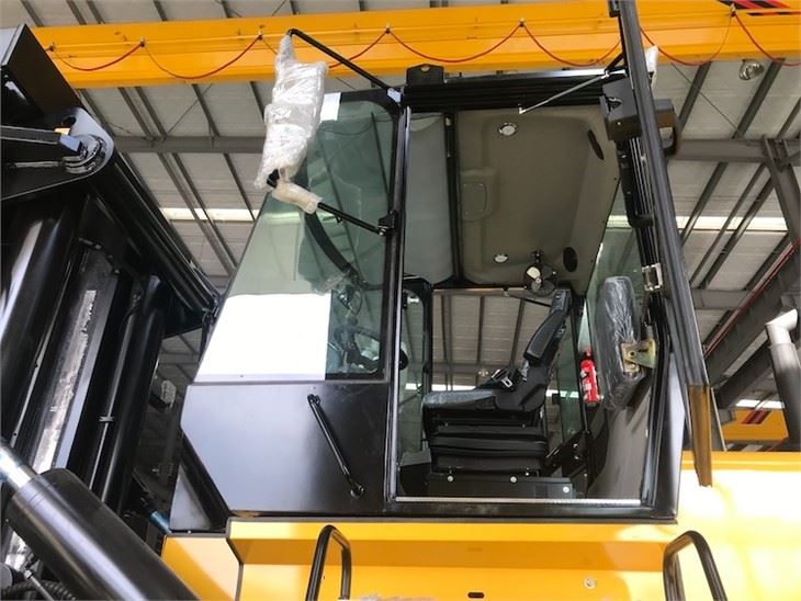32 Ton Heavy Forklift Truck Engine Diesel