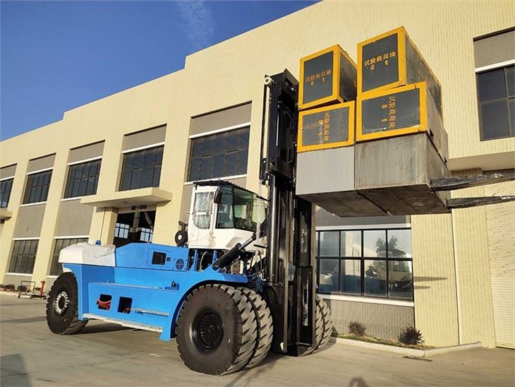 Heavy Duty Forklift 50ton Port Equipment For Steel Industry